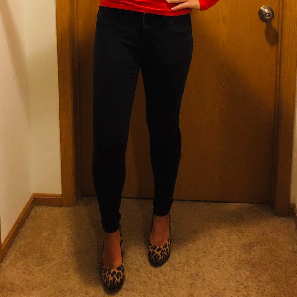 Black L.E.I. Skinny Jeans